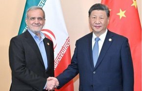 الرئيس الايراني يلتقي الرئيس الصيني في بكين