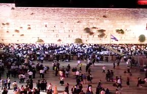 مئات المستوطنين يقتحمون ساحة البراق المحاذية للمسجد الأقصى