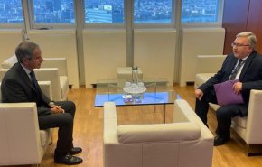 اوليانوف يتشاور مع غروسي حول الملف النووي الإيراني