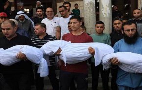 شاهد.. الإحتلال يحوّل غزة إلى ساحة موت جماعي بالقصف والتجويع!