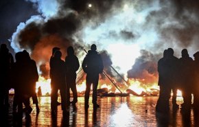 'لنغلق كل شيء' تعم فرنسا وماكرون امام اختبار صعب