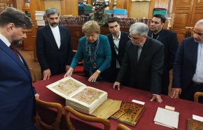 وزير الثقافة الإيراني: سيتم إعداد فهرس المخطوطات الفارسية في روسيا