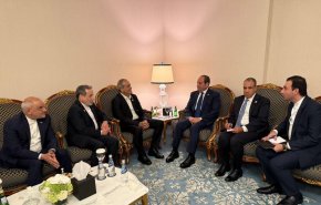 السيسي وبزشكيان يبحثان تعزيز العلاقات المصرية الإيرانية وأزمات المنطقة