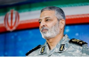 سرلشکر موسوی: ارتقای توان نیروهای مسلح تعطیل‌پذیر نیست