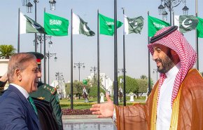 وزير دفاع باكستان: برنامجنا النووي سيكون متاحا للسعودية