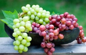 العنب رغم فوائده قد يتحول إلى خطر صامت في هذه الحالات!