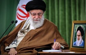 قائد الثورة يهنئ المنتخب الإيراني للمصارعة الرومانية بفوزه ببطولة العالم