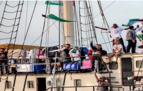 أسطول الصمود يقترب من اليونان و6 أيام للوصول إلى غزة