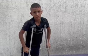 پرتوی امید زندگی در دیرالبلح؛ ابتکار کودک فلسطینی با پای مصنوعی دست‌ساز+فیلم