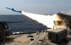 إيران تجري مناورات 