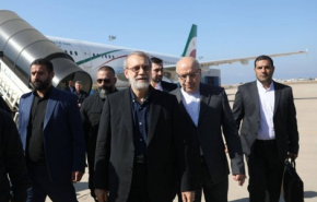 لاریجانی در بدو ورود به بیروت: رژیم صهیونیستی به هیچ کشوری رحم نمی‌کند