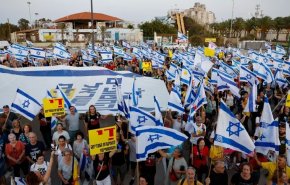 عائلات أسرى الاحتلال يفتحون أبواب الجحيم على نتنياهو