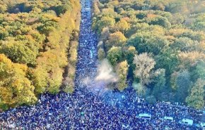 نمایی از خیابان‌های برلین با ۱۵۰ هزار تظاهرکنندهٔ حامی فلسطین + فیلم