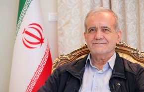 بزشکیان: ايران تستطیع لعب دور محوري في بناء عالم خال من العنف