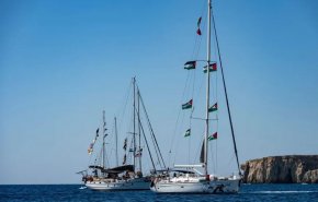 سفينة “ميكينو” تنجح بكسر الحصار وتدخل مياه غزة