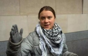 الناشطة ثونبرغ ترسل اول رسالة لها عقب اعتقال الاحتلال لها +فيديو