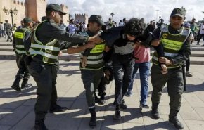 إحتجاجات جيل زد تشتعل في المغرب: قتلى وجرحى واقتحامات وحرائق!