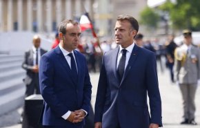 ماكرون يطلب من لوكورنو إجراء مفاوضات أخيرة لتشكيل حكومة 