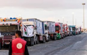 آلاف شاحنات المساعدات تنتظر السماح لها بدخول قطاع غزة
