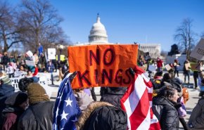 شاهد.. ملايين الأميركيين يحتجون ضد ترامب: 