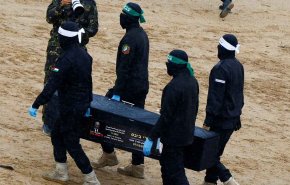 القسام تسلّم جثتين إضافيتين لأسيرين إسرائيليين
