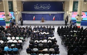 قائد الثورة الاسلامية مخاطبا ترامب: استمر في أحلامك!