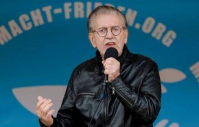 الشرطة الألمانية تعتقل كاتبا بسبب تغريدات تنتقد نتنياهو