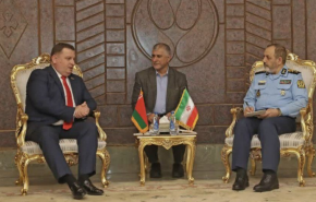 وزیر دفاع: از گسترش همکاری دفاعی و صنعتی ایران و بلاروس استقبال می‌کنیم