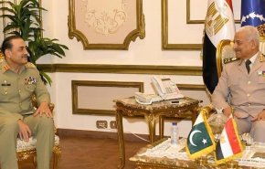 مذاکره مصر و پاکستان برای تقویت همکاری‌های نظامی دوجانبه