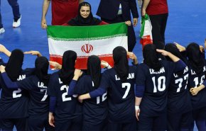 منتخب فتيات إيران يحقق أول ذهبية له بتاريخ كرة اليد