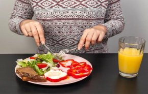 تعرف على عادات غذائية تدمر نسيج العظام وطرق علاجه