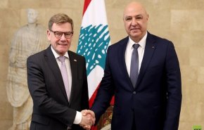 الرئيس اللبناني يطالب المجتمع الدولي بالضغط على 