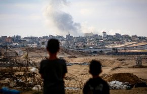 الاحتلال يقصف خانيونس وينسف منازل شرقي مخيم البريج وغزة