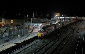 هجوم بسكاكين داخل قطار في بريطانيا يخلف إصابات
