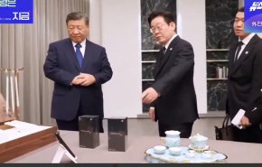 مزحة بين رئيسي الصين وكوريا الجنوبية بسبب هدية من 