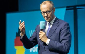 المستشار الألماني يدعو الجولاني إلى زيارة بلاده لمناقشة ترحيل سوريين
