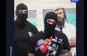 جنود إسرائيليون تفاخروا بجريمتهم ويدافعون عن تعذيبهم أسيرا فلسطينيا