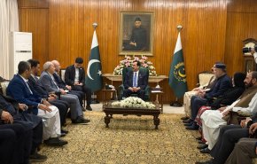 قاليباف يلتقي رئيس مجلس الشيوخ الباكستاني