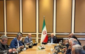 رئيس غرف تجارة باكستان يدعو لفتح قناة مصرفية مع ايران