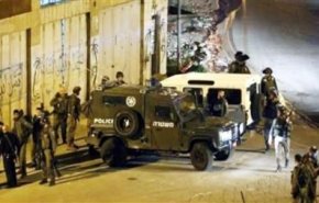 الضفة الغربية: عشرات الإصابات بالإختناق واعتداءات متزامنة للإحتلال والمستوطنين
