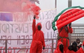 حرکت اعتراضی فعالان مدنی در هامبورگ آلمان به ارسال سلاح به "اسرائیل"