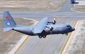 لحظة تحطّم طائرة شحن عسكرية تركية على الحدود الجورجية + فيديو
