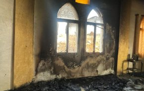 شهرک‌نشینان صهیونیست مسجدی را در کرانه باختری آتش زدند+ عکس