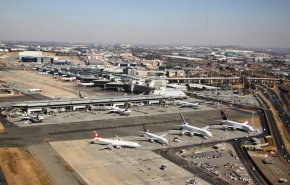 مقامات آفریقای جنوبی به ۱۵۳ فلسطینی اجازه پیاده شدن از هواپیما را دادند