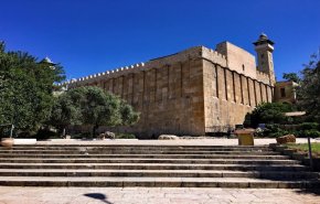 مقترح صهيوني لإنشاء إدارة خاصة تتولى شؤون المسجد الإبراهيمي