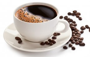 الأطباء يكشفون لحظة تحول كوب القهوة إلى سمّ!
