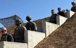 شاهد..نتنياهو ينتهك سيادة سوريا ويزور المنطقة العازلة