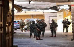 قوات الإحتلال تقتحم مناطق في الضفة الغربية وتداهم منازل المدنيين!