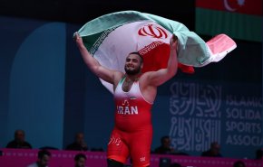 المصارع هدايتي يحرز ذهبية رابعة بألعاب التضامن الإسلامي في الرياض