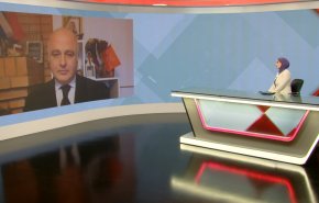 شاهد.. خبير روسي يكشف سر الضغط الأميركي على الرئيس الأوكراني